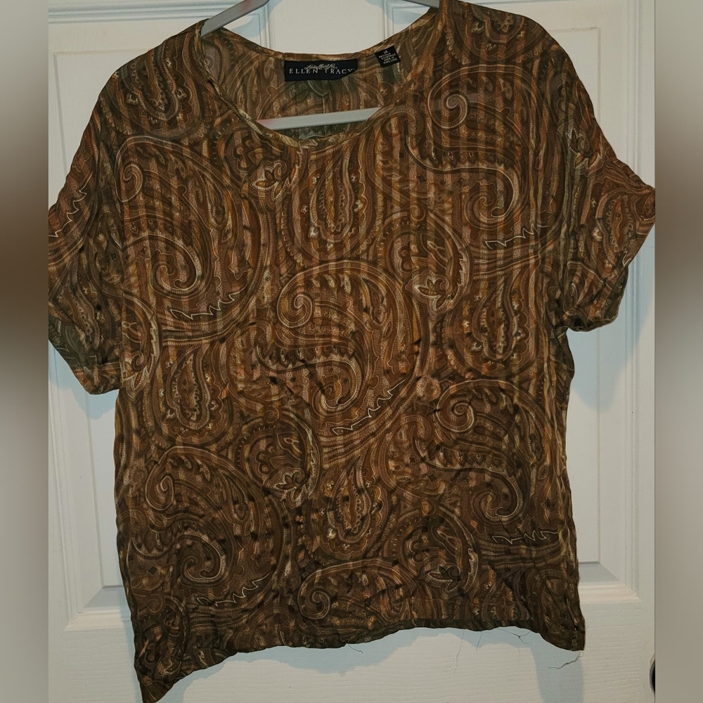 Linda Allard for Ellen Tracy 94% Silk Short Sleeve Blouse Size 14. Brown/gold